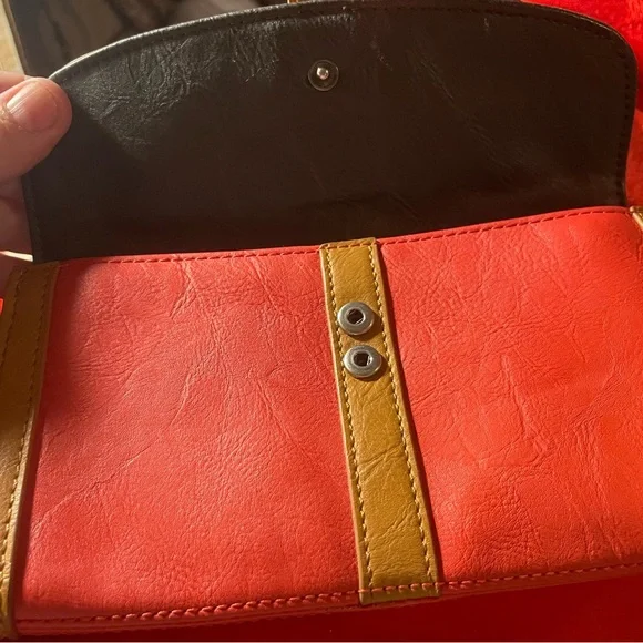 Ladies volcom Wallet - Picture 7 of 8